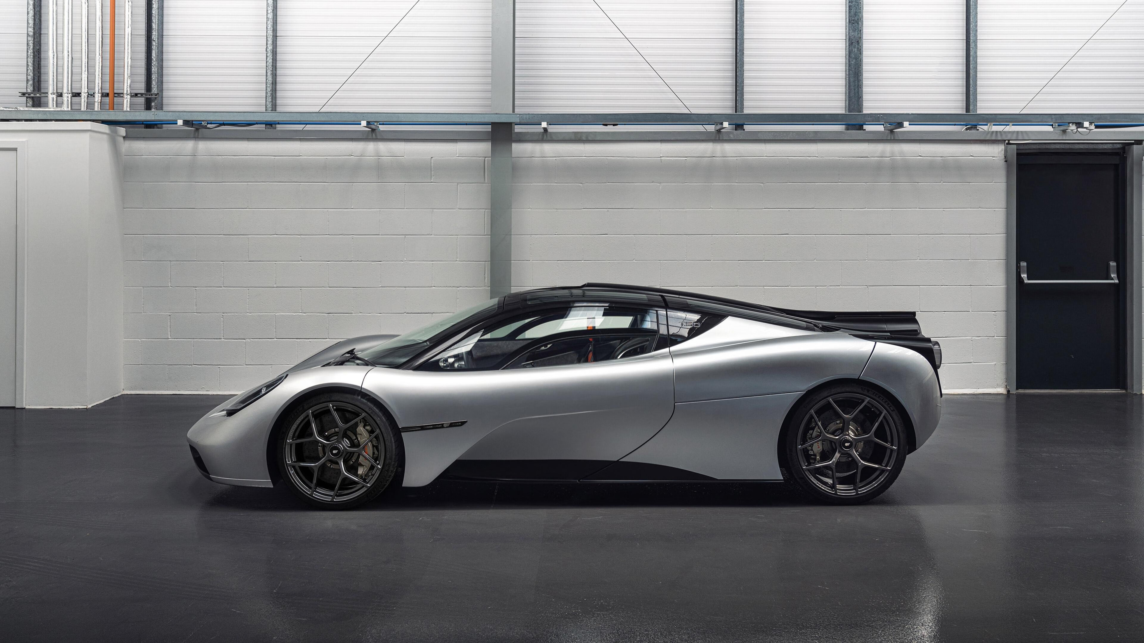 “东部新区迎来新奇竞技,六人制袋棍球赛场激烈对决”