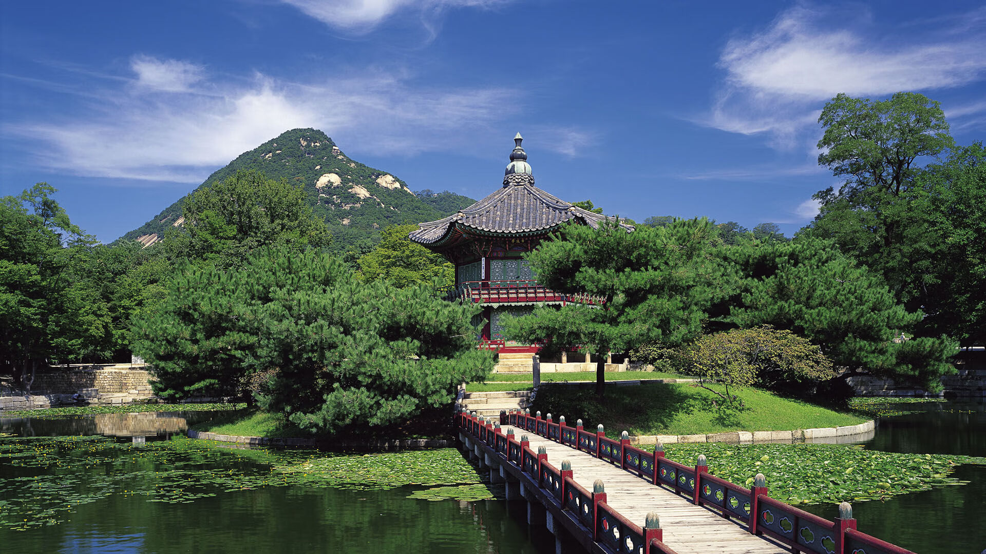 “阿仙奴与热刺:谁能在香港赛场制霸?”