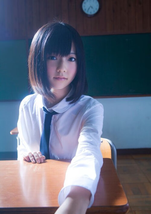 苏炳添出席新跑鞋发布活动担任嘉宾,苏炳添专属跑鞋