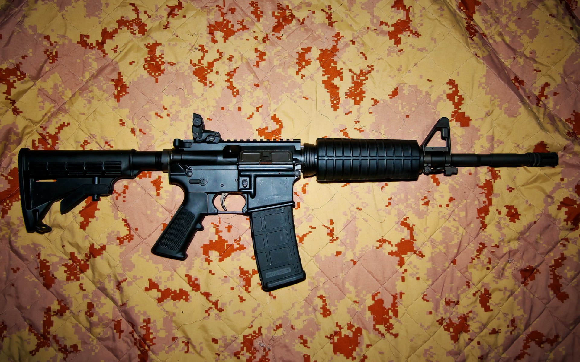 中国足球职业联赛推动俱乐部市场化运营，我国足球俱乐部的基本模式